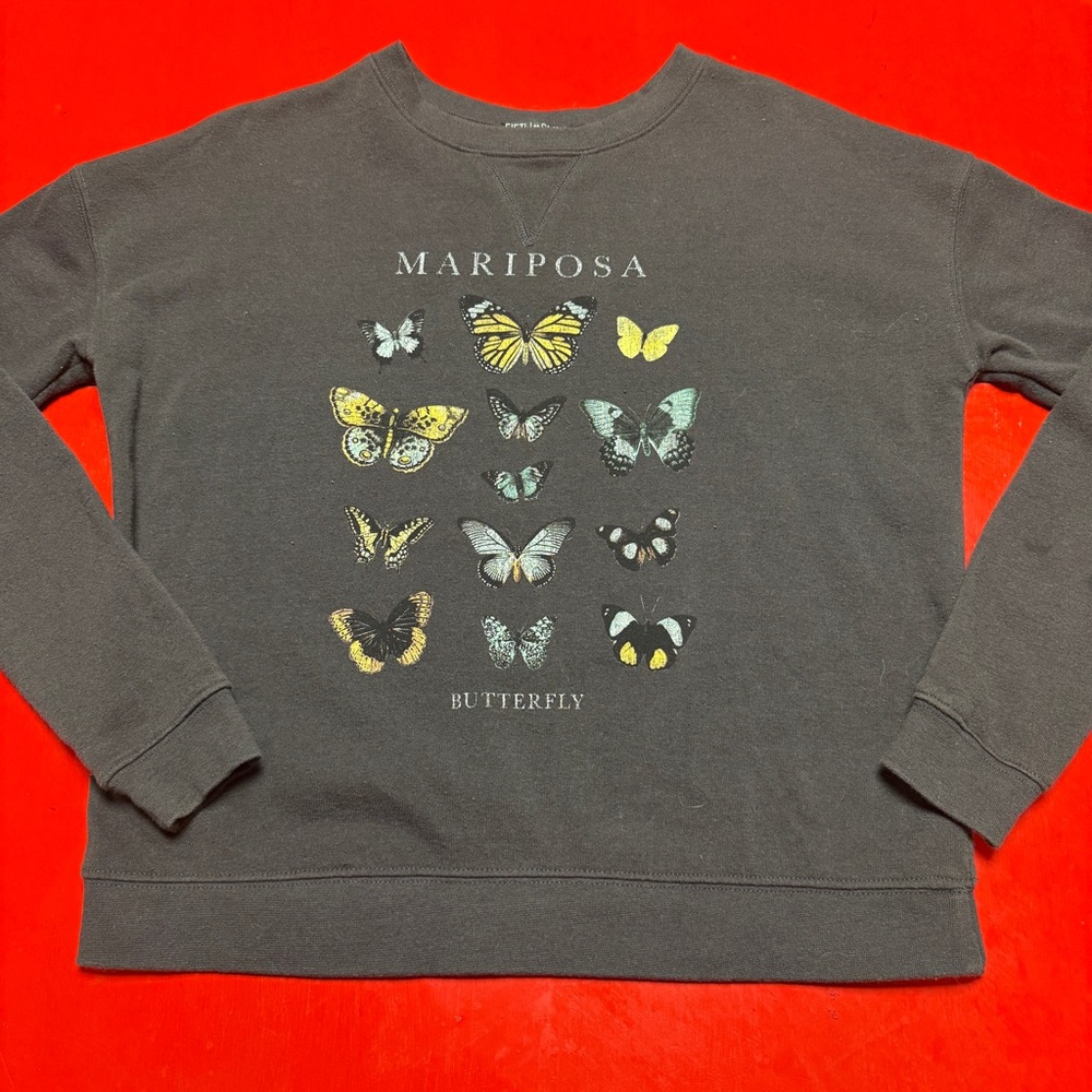 FIFTH SUN BUTTERFLY GRAPHICS GRAY SWEATSHIRT